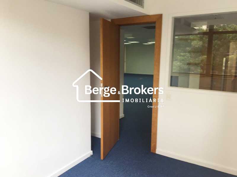 12 - FLOR19 - Sala 301 - Salas - 7