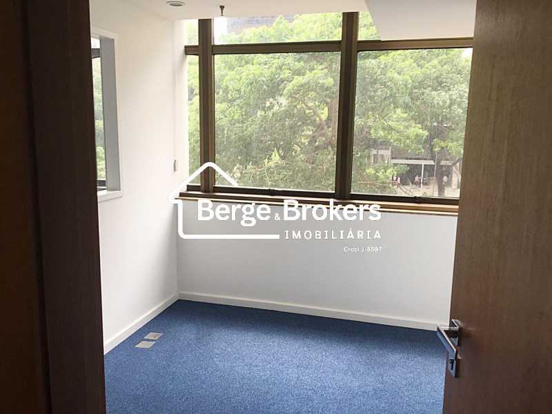 12 - FLOR19 - Sala 301 - Salas - 8