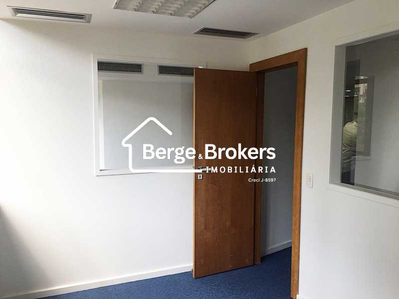 12 - FLOR19 - Sala 301 - Salas - 9