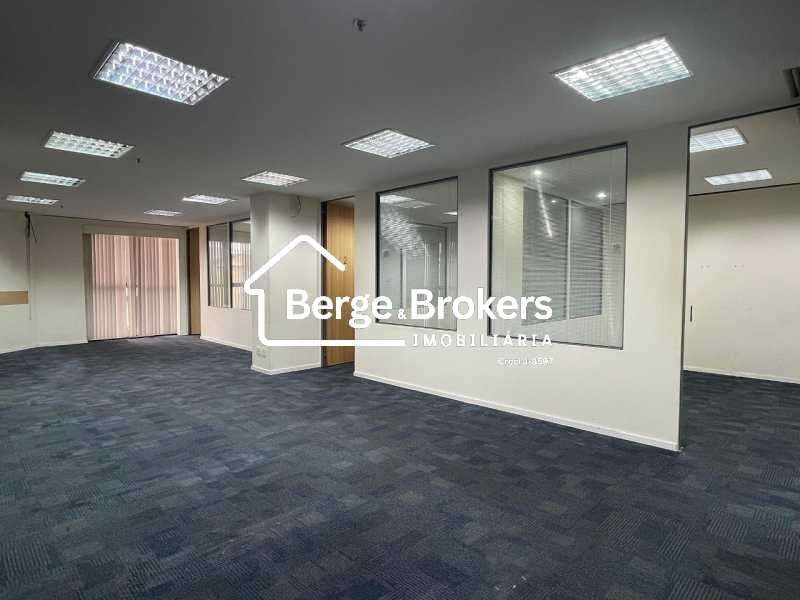 14 - TRAV5 - Sala 1301 - Salã - 16