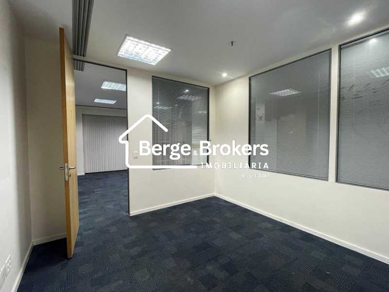 15 - TRAV5 - Sala 1301 - Salas - 18