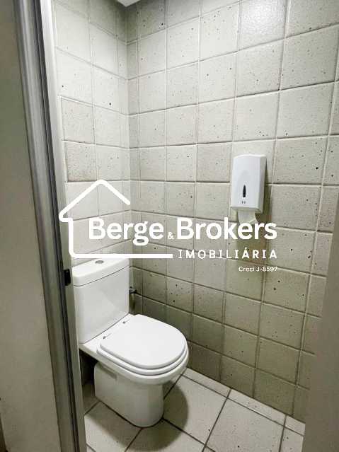 19 - TRAV5 - Sala 1301 - Banhe - 27