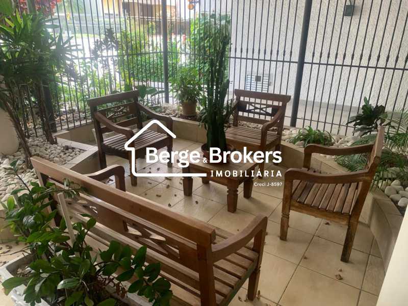 ÁREA COMUM DO PRÉDIO - 21