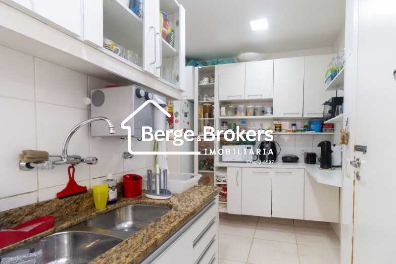 Conheça COZINHA do imóvel - 3 QUARTOS/ SUÍTE/ 2 VAGAS DE GARAGEM - RJAP30762 - 25 COZINHA - 25