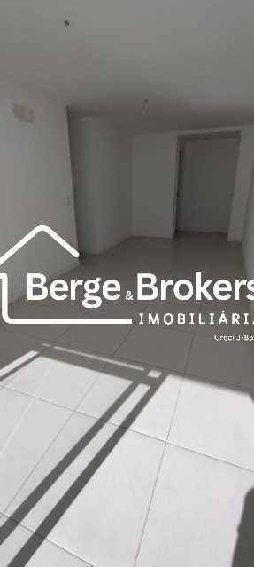 Conheça SALA do imóvel - Apartamento NOVO 3 Quartos, sendo 1 Suíte com Vaga de garagem - Botafogo! - RJAP30763 - 5 SALA - 5