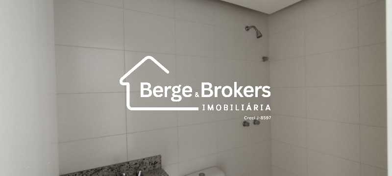 Conheça BANHEIRO SOCIAL do imóvel - Apartamento NOVO 3 Quartos, sendo 1 Suíte com Vaga de garagem - Botafogo! - RJAP30763 - 16 BANHEIRO SOCIAL - 16