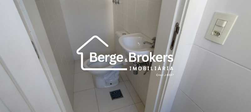 Conheça BANHEIRO DE SERVIÇO do imóvel - Apartamento 3 quartos à venda Botafogo, Rio de Janeiro - R$ 1.380.000 - RJAP30764 - 14 BANHEIRO DE SERVIÇO - 14