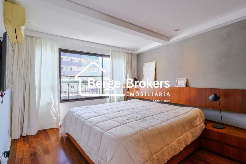 Conheça QUARTO 1 do imóvel - COBERTURA QUADRIPLEX EM BOTAFOGO - RJCO40045 - 20 QUARTO 1 - 20