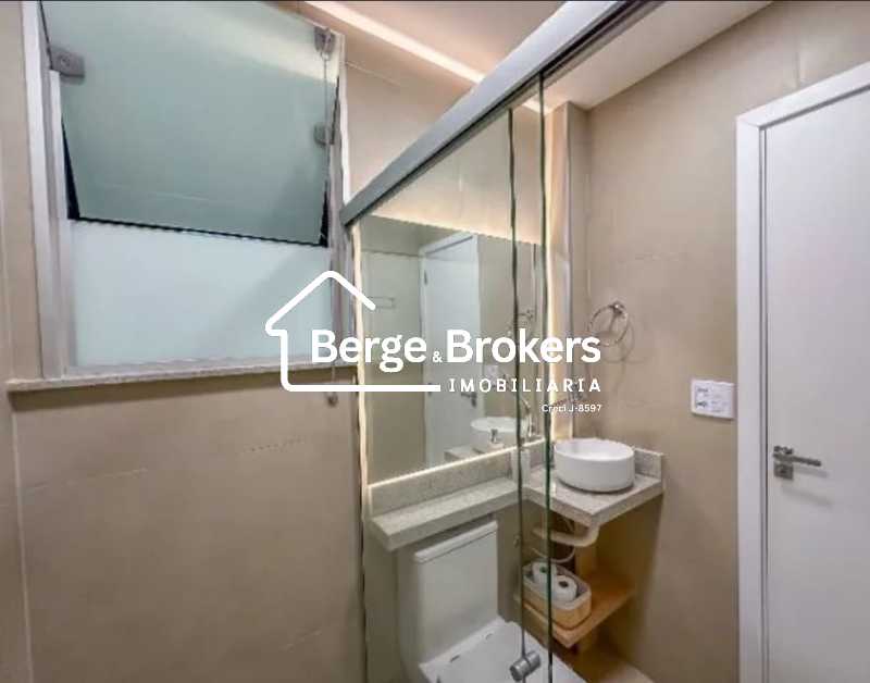 Conheça BANHEIRO. do imóvel - Apartamento : / Residencial / Copacabana - RJAP10403 - 16 BANHEIRO. - 16