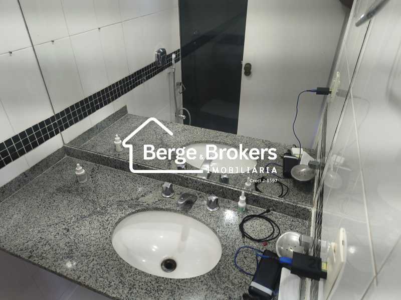 Conheça Banheiro quarto suite 1ar. do imóvel - Apartamento à venda Rua Alfredo Volpi, Recreio dos Bandeirantes, Rio de Janeiro - R$ 1.300.000 - RJAP40192 - 26 Banheiro quarto suite 1ar. - 26