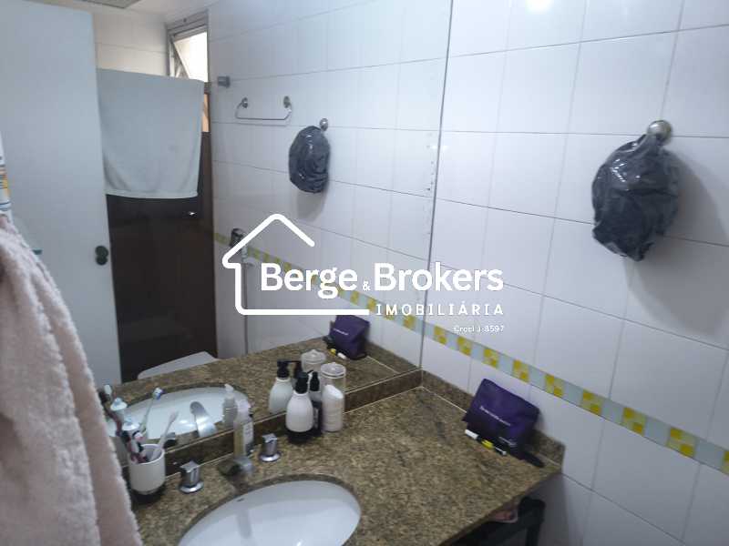 Conheça Banheiro Social do imóvel - Apartamento à venda Rua Alfredo Volpi, Recreio dos Bandeirantes, Rio de Janeiro - R$ 1.300.000 - RJAP40192 - 20 Banheiro Social - 20