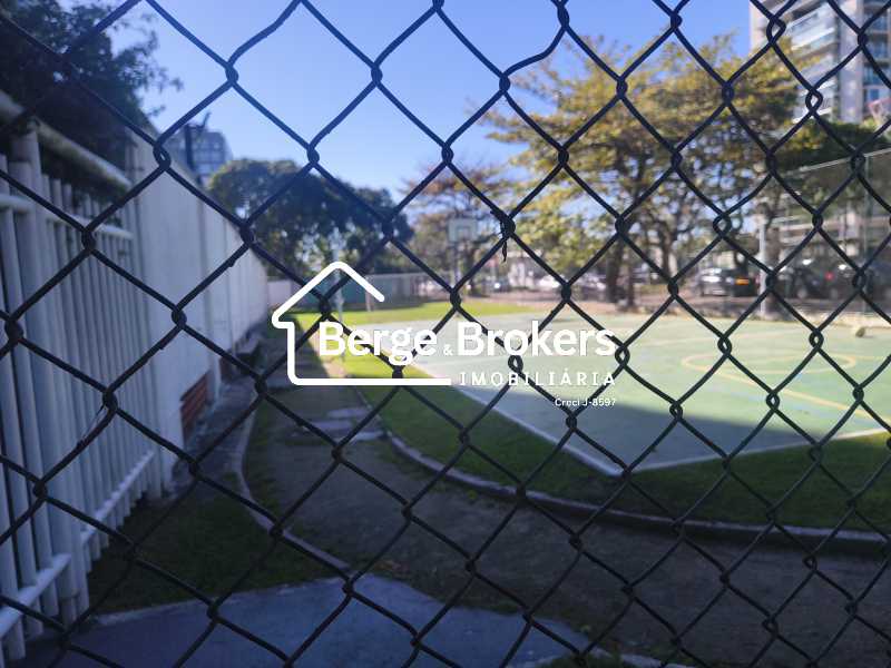 Conheça Quadra pole esportiva. do imóvel - Apartamento à venda Rua Alfredo Volpi, Recreio dos Bandeirantes, Rio de Janeiro - R$ 1.300.000 - RJAP40192 - 51 Quadra pole esportiva. - 51