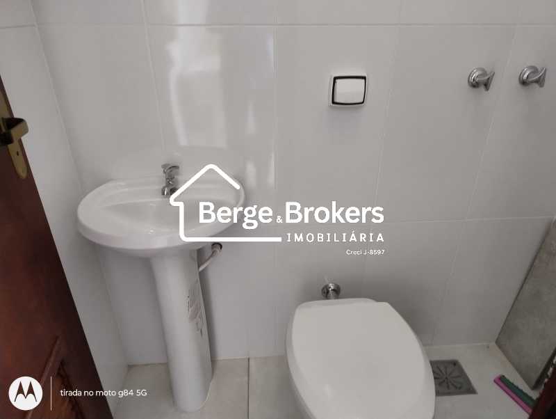 Conheça BANHEIRO DE SERVIÇO do imóvel - Apartamento à venda Rua do Bispo, Tijuca, Rio de Janeiro - R$ 380.000 - RJAP10404 - 16 BANHEIRO DE SERVIÇO - 16