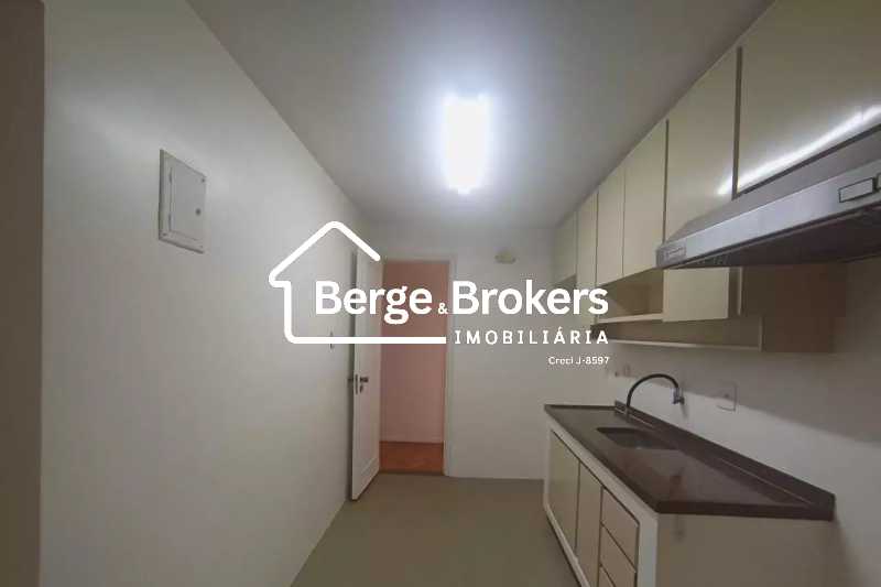 Conheça COZINHA do imóvel - Apartamento à venda Rua Voluntários da Pátria, Botafogo, Rio de Janeiro - R$ 1.200.000 - RJAP30768 - 15 COZINHA - 15