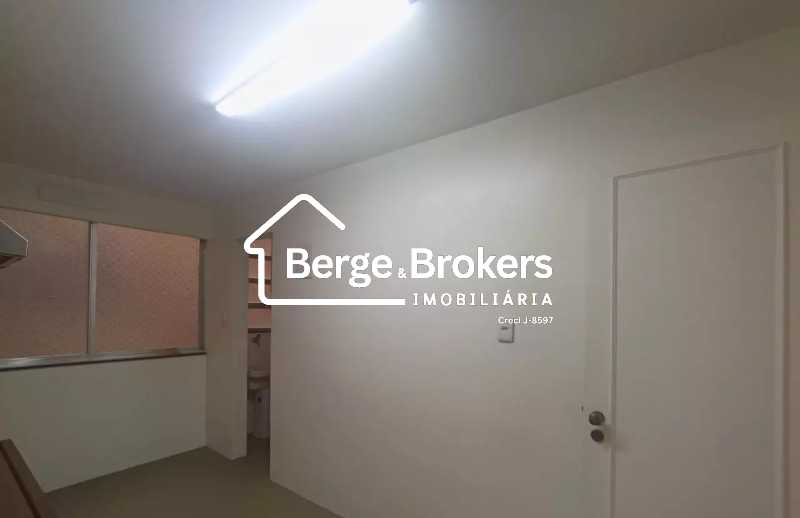 Conheça ÁREA E DEPENDÊNCIA SERVIÇO do imóvel - Apartamento à venda Rua Voluntários da Pátria, Botafogo, Rio de Janeiro - R$ 1.200.000 - RJAP30768 - 18 ÁREA E DEPENDÊNCIA SERVIÇO - 18