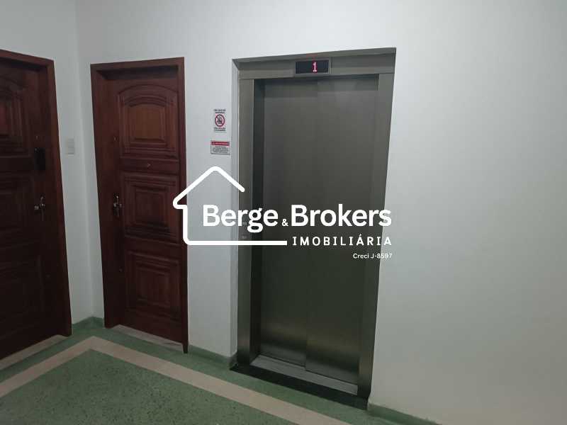 Conheça ELEVADOR do imóvel - Apartamento à venda Rua Voluntários da Pátria, Botafogo, Rio de Janeiro - R$ 1.200.000 - RJAP30768 - 20 ELEVADOR - 20