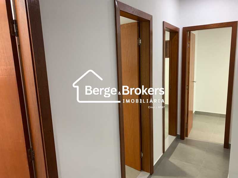 Conheça CORREDOR PARA OS QUARTOS. do imóvel - LINDA CASA REFORMDA/ 3 QUARTOS/ BOTAFOGO - RJCV30021 - 16 CORREDOR PARA OS QUARTOS. - 16