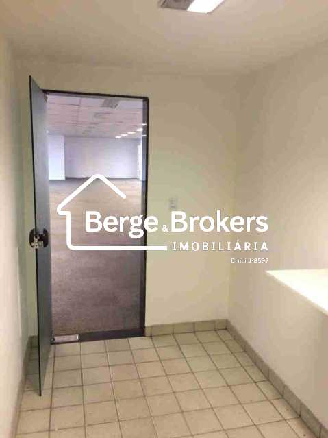 Conheça 17-copa-10pav-1 do imóvel - Aluguel andar corporativo duplex 1.258 m² Rua do Passeio Centro RJ - RJAN00006 - 17 17-copa-10pav-1 - 17