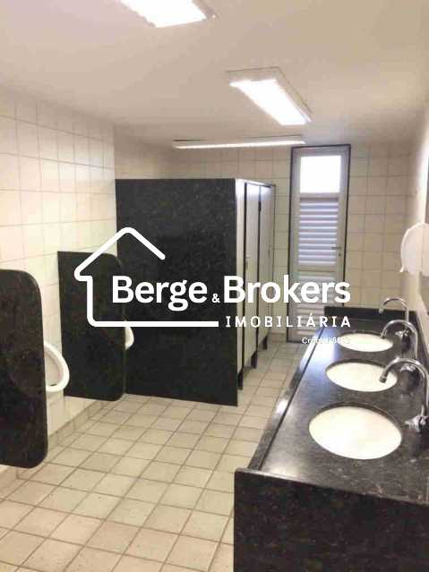 Conheça 21-banheiro-masc-10pav-1 do imóvel - Aluguel andar corporativo duplex 1.258 m² Rua do Passeio Centro RJ - RJAN00006 - 21 21-banheiro-masc-10pav-1 - 21