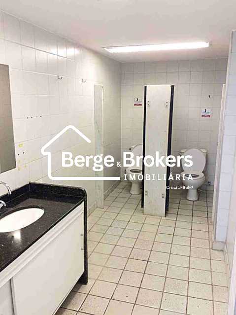 Conheça 23-banheiro-fem-11pav-1 do imóvel - Aluguel andar corporativo duplex 1.258 m² Rua do Passeio Centro RJ - RJAN00006 - 23 23-banheiro-fem-11pav-1 - 23