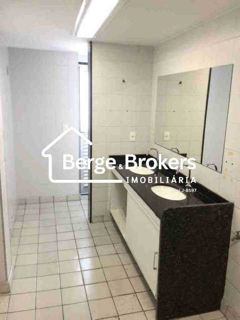 Conheça 24-banheiro-fem-11pav-2 do imóvel - Aluguel andar corporativo duplex 1.258 m² Rua do Passeio Centro RJ - RJAN00006 - 24 24-banheiro-fem-11pav-2 - 24