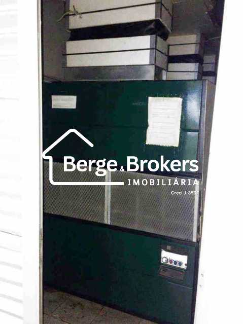 Conheça 28-casa-maquinas-ac-2 do imóvel - Aluguel andar corporativo duplex 1.258 m² Rua do Passeio Centro RJ - RJAN00006 - 28 28-casa-maquinas-ac-2 - 28