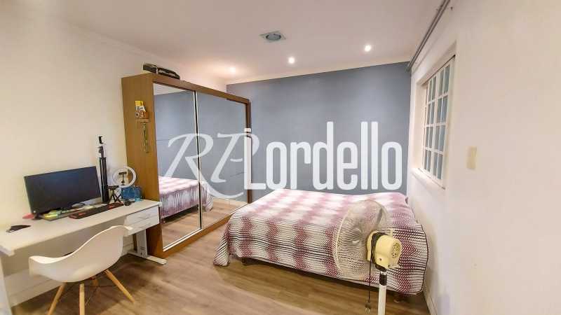 Conheça 2 do imóvel - Casa à venda na Rua Delfos, Curicica - Rio de Janeiro, RJ. - LOCA30001 - 7 2 - 7