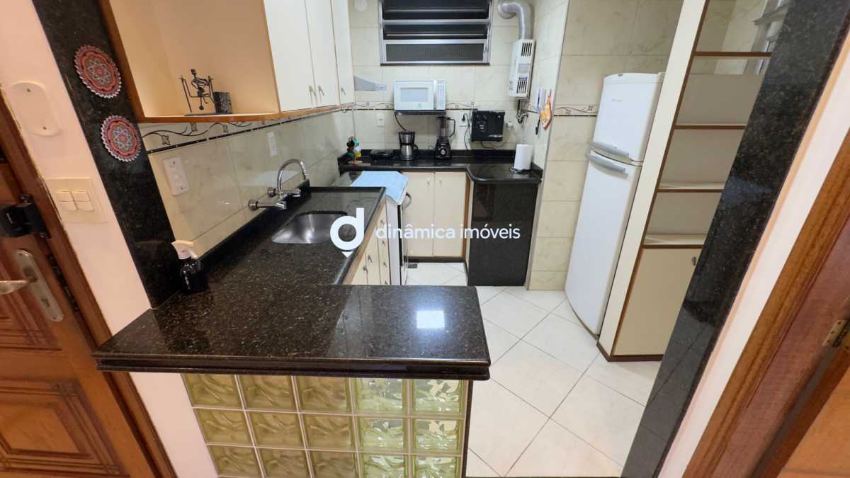 Conheça 10. do imóvel - Sala quarto reformado - DNAP10004 - 18 10. - 18