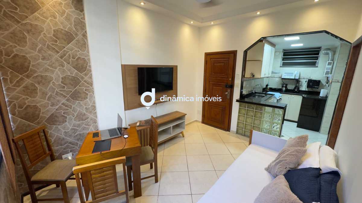 Conheça 23. do imóvel - Sala quarto reformado - DNAP10004 - 1 23. - 1