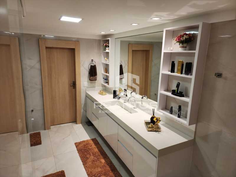 Conheça 19 do imóvel - Belíssima Casa de Luxo em Condomínio com 455m² !!! - JPCN50048 - 18 19 - 18