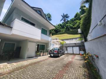 Imperdível - Rua Ituverava - Casa com 4 quartos sendo 3 suítes e área de lazer. - JPCN40214