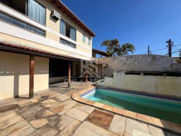 Ótima localização - Casa em Condomínio com 4 quartos, 1 suíte com closet e piscina - JPCN40238