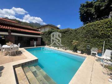 Ótima localização - FREGUESIA - Casa linear com 3 quartos, suíte, piscina e dependências. - JPCN30263