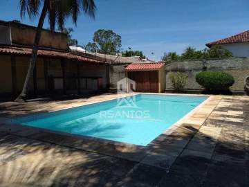 Ótima localização - Freguesia - Casa linear 768m² terreno 364 área construída, 4 quartos, 3 suítes amplo quintal com piscina e área gourmet. - JPCA40001