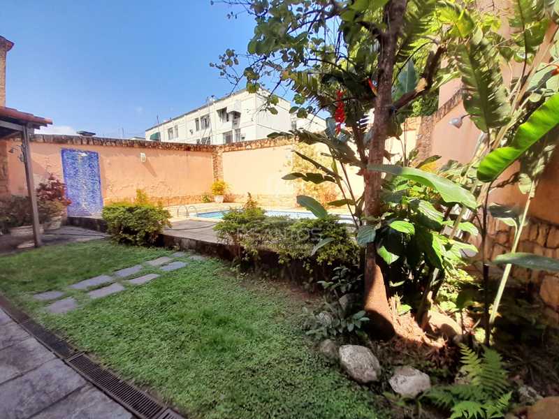 Conheça 30. do imóvel - Freguesia - Casa duplex, 3 quartos, 1 suíte, quintal, piscina, churrasqueira, 2 vagas. - JPCN30099 - 28 30. - 28