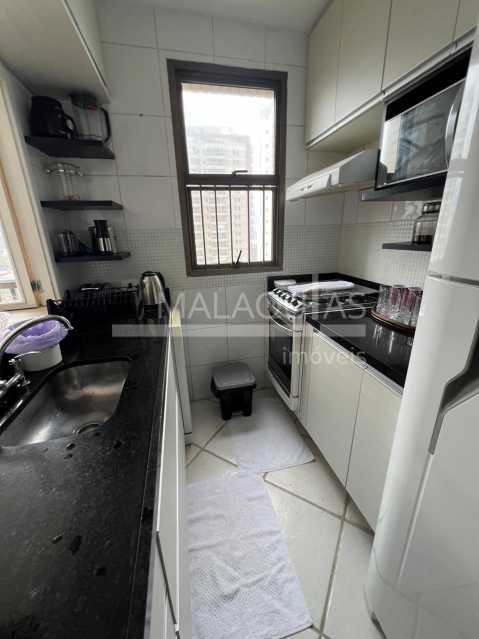 Conheça COZINHA 1 do imóvel - Apartamento 2 quartos à venda Barra da Tijuca, Rio de Janeiro - R$ 1.400.000 - MI5RHR03 - 7 COZINHA 1 - 7