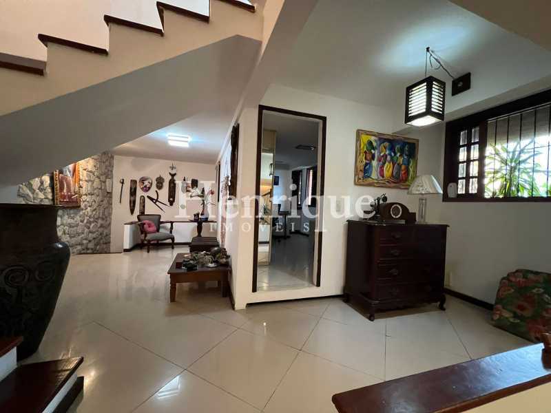 ee97fb8a-fa6d-45a0-ace1-7a77de - 7