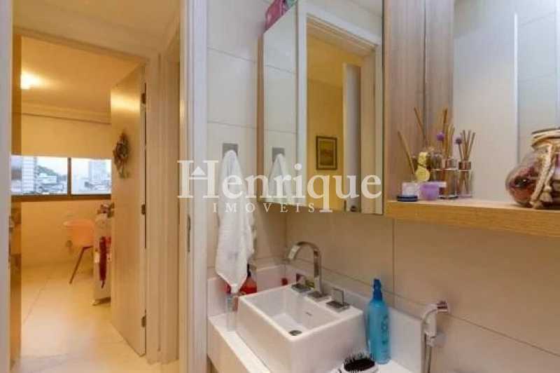 Picsart_22-10-19_10-19-17-892 - 24