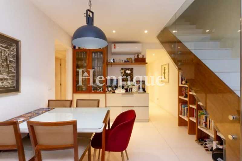 Picsart_22-10-19_10-28-01-374 - 9