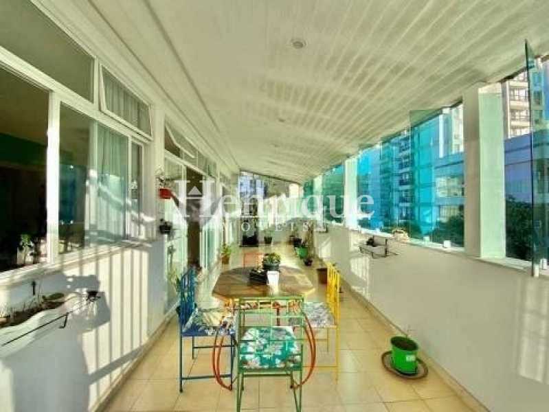 Picsart_23-04-04_21-43-25-643 - 9