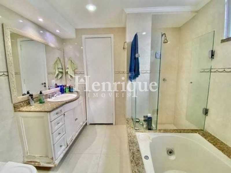 Picsart_23-04-04_21-53-42-774 - 23