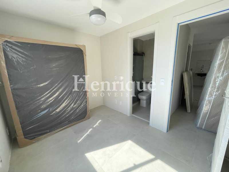 Conheça Quarto Suíte do imóvel - Apartamento à venda Estrada da Água Grande, Vista Alegre, Rio de Janeiro - R$ 430.000 - FLAP30804 - 12 Quarto Suíte - 12