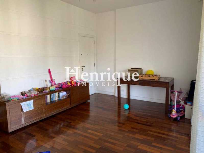 1567_G1666368075 - 8