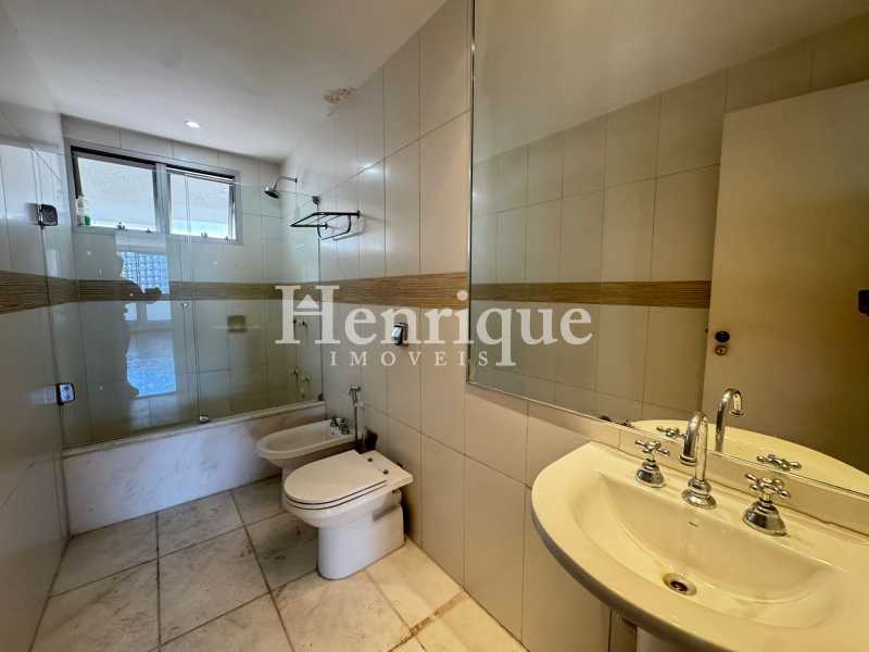 WhatsApp Image 2025-12-01 at 1 - 9