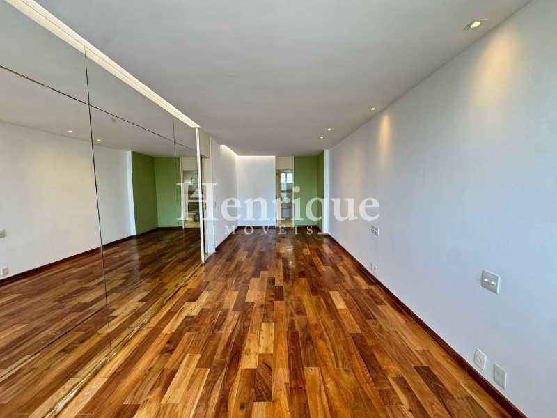 WhatsApp Image 2025-12-01 at 1 - 8