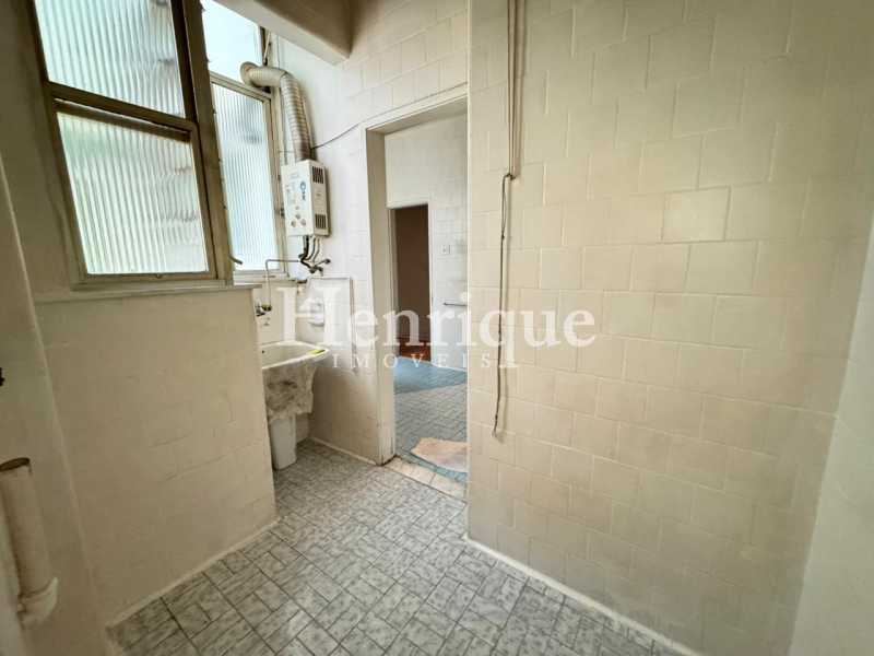 Área de Serviço - 17