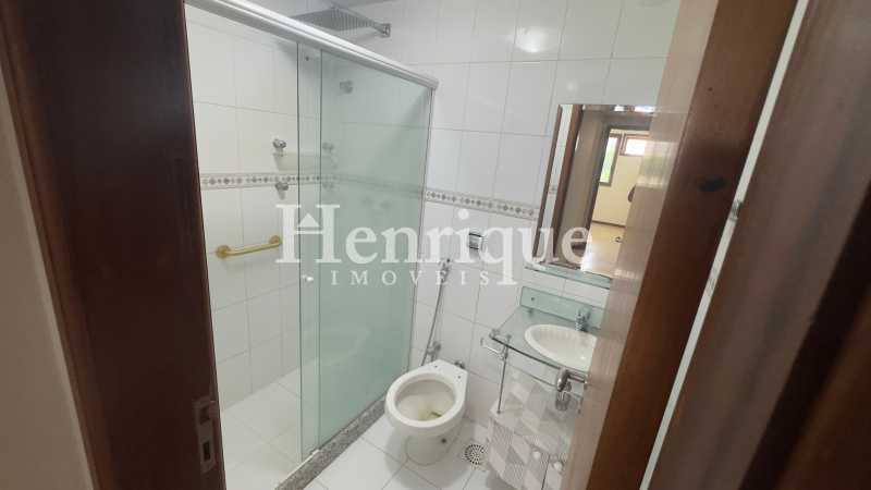 B819489A-03EB-43A3-97CA-DE3A7D - 24