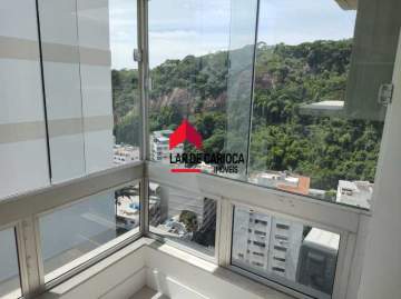 Ótima localização - Lar de Carioca vende Apartamento , três quartos reformado, sala ampla com varanda e vista livre - LCAP30415