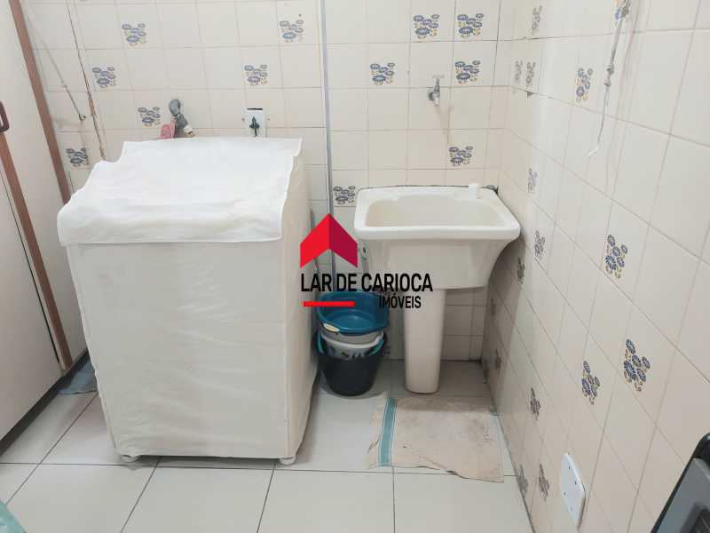 Área de Serviço  - 27