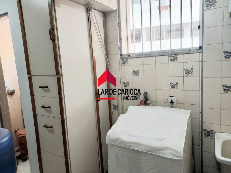 Área de Serviço  - 28